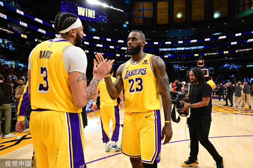 借其出色的 借其出色的